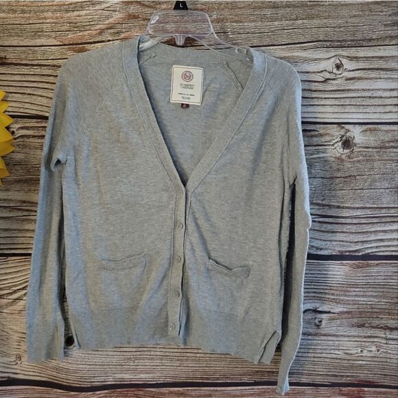 SO Perfect Cardigan deepV sweater Women's medium pre-owned. - Picture 1 of 5